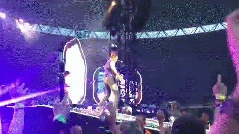 iLiqDMDfkRVaU.gif