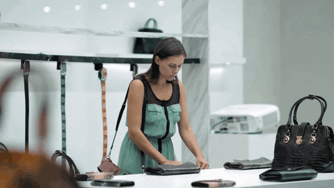 Entraron a una tienda a comprar ropa, pero lo que encontraron dentro fue algo sangriento y horrible - Imagen 5