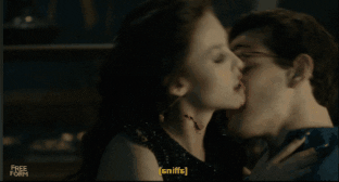 Simon & Camille Kiss Shadowhunters
