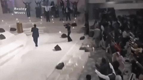yjcn4ytn1iA2k.gif