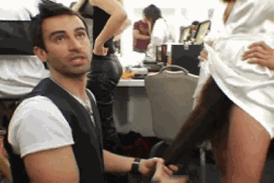 13If8Kge1iSEzm.gif