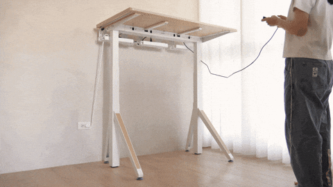 Revon Elite 三節式電動升降桌：升降高度 65–130cm