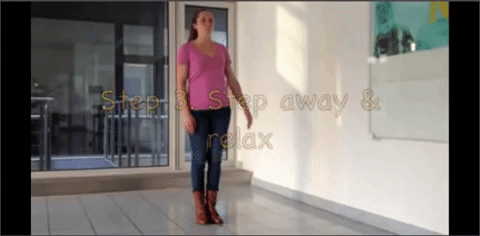 Truco de magia para niños: Brazo que se levanta solo Truco de magia para niños: Brazo que se levanta solo