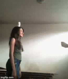 iAmtV02RxqrqE.gif