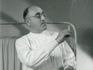 Строители нашли более 1000 человеческих зубов в стене здания, и это реальная история зубы в стене, строители нашли зубы в стене, откуда зубы в стене, 1000 зубов в стене