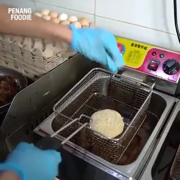 Durian Lovers Masuk! Ada Burger Durian Nih!