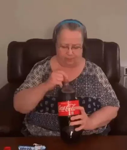 https://i.giphy.com/media/hQKiGV6MG8WmsHg2yx/giphy.webp