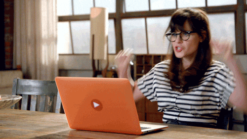 GIF animado (l3V0dy1zzyjbYTQQM) Happy Zooey Deschanel