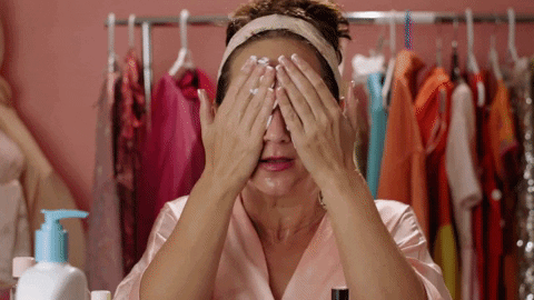 skin care lol - GIF Animado | REYGIF