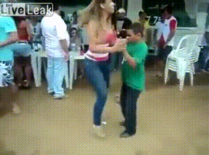 xUA7bbXc3UR3HJJlmg.gif
