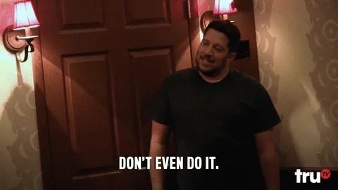 Egy férfi a felirattal: Don’t even do it.